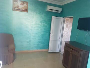 Фото номера Люкс с кроватью размера &quot;queen-size&quot; Отель Ralina Restaurant and Hotel г. Село Арарат 3