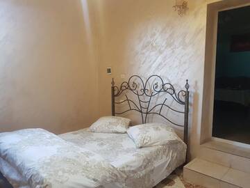 Фото номера Люкс с кроватью размера &quot;queen-size&quot; Отель Ralina Restaurant and Hotel г. Село Арарат 5